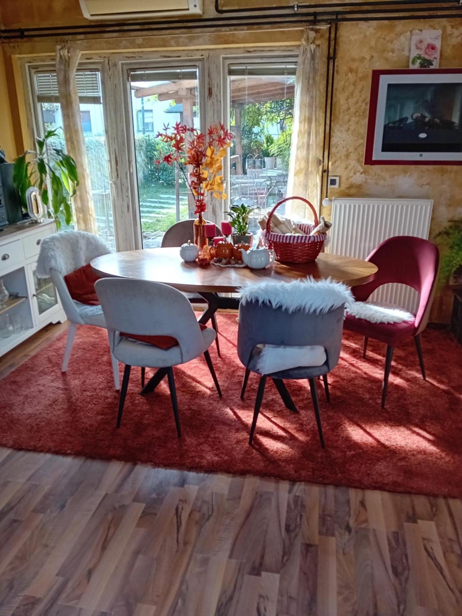 Ostanak kod kuće Art Room With Outdoor Living
