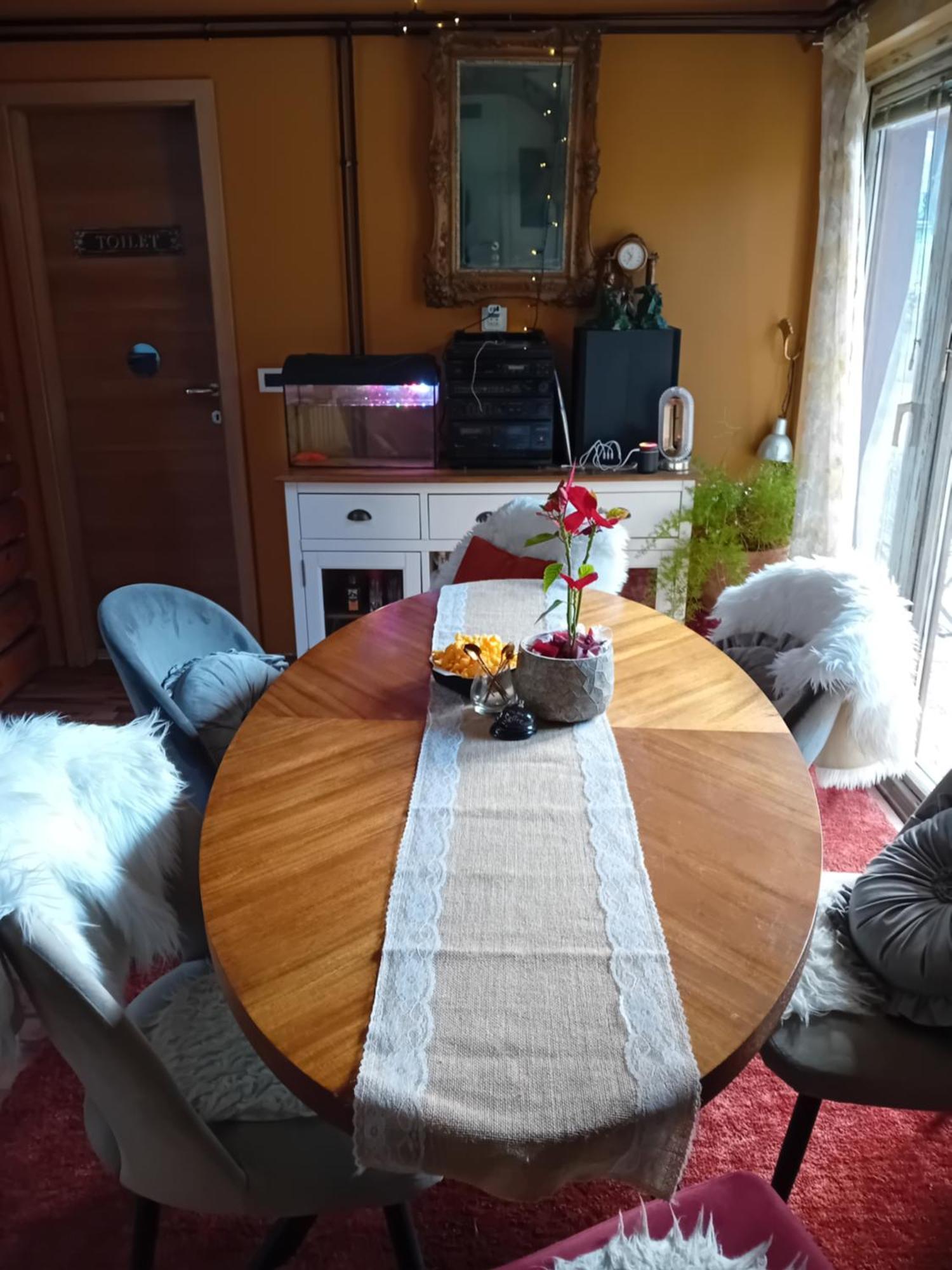 Art Room With Outdoor Living Ostanak kod kuće